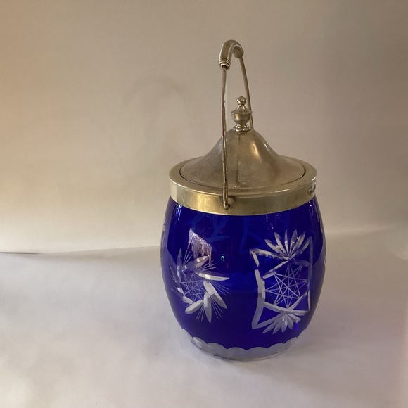 Vintage biscuit jar cobalt blue etched glass with metal lid clear bottom - Picture 4 of 9